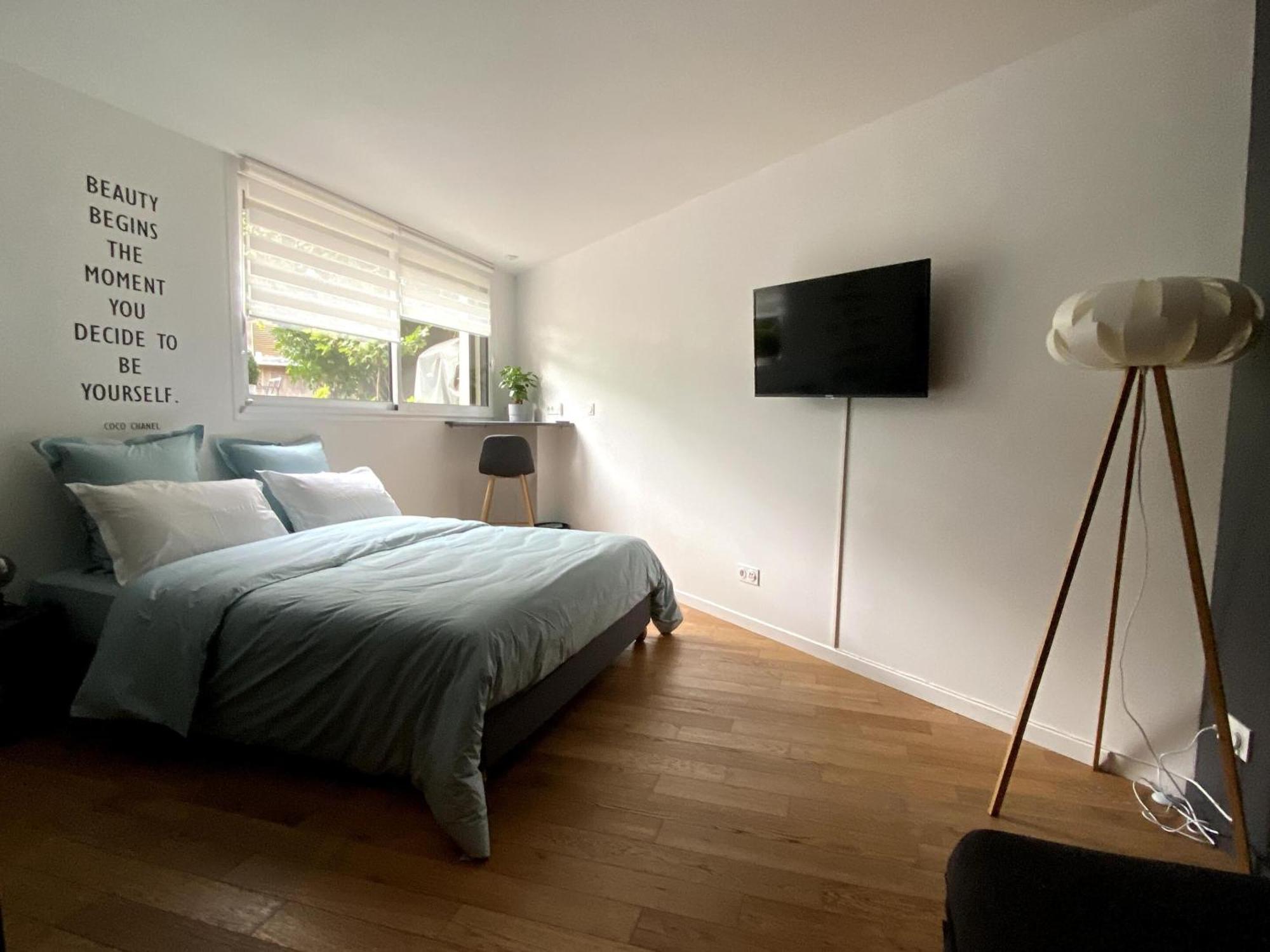 Au 10 Bed & Breakfast Luisant Room photo